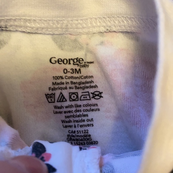 Four one piece baby girl jumpers - Picture 4 of 5